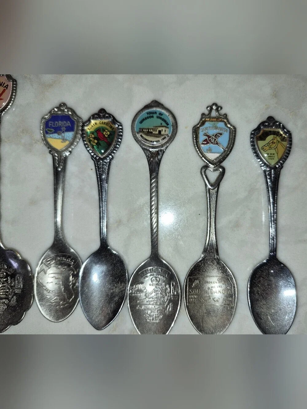 Vintage Wooden Souvenir Spoon Rack holds 18 Spoons, 16 Spoons Come W/Set